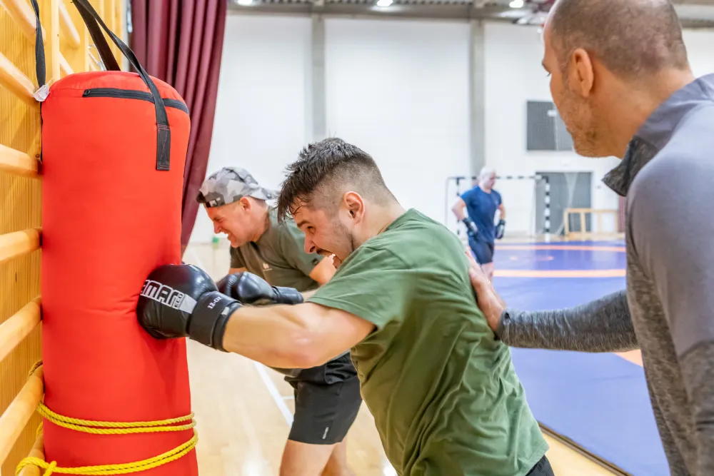 Warrior Tribe önfejlesztő férfiközösség