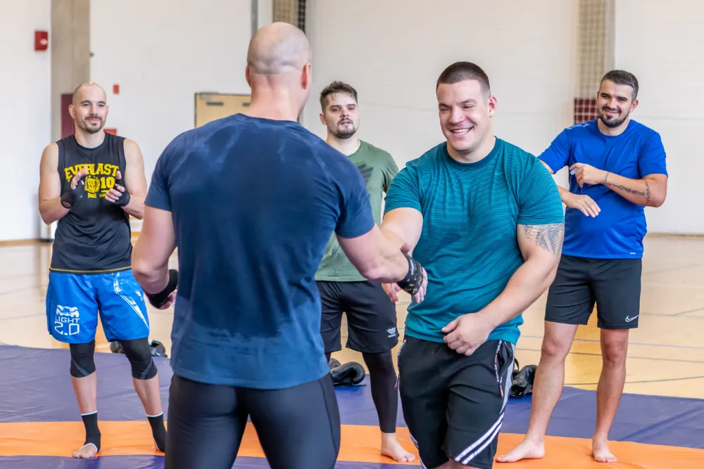 Warrior Tribe önfejlesztő férfiközösség